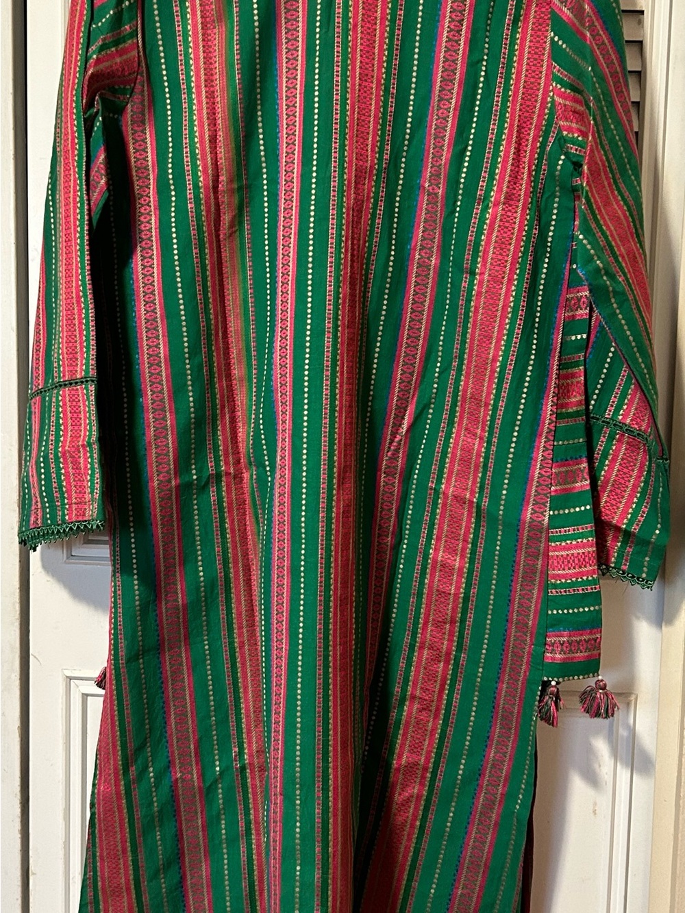 J.Pret Green Striped Women’s Kurta Set with Matching Trousers & dopatta. Size S - Picture 5 of 8